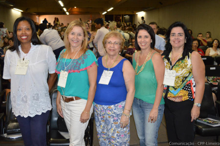 Da esquerda para direita: Marisa Cunha Moreira, Sandra Mara Beck. Ana Terezinha C. Naleto, Adriana Pina Urbani e Elaine Soleder Miguotti