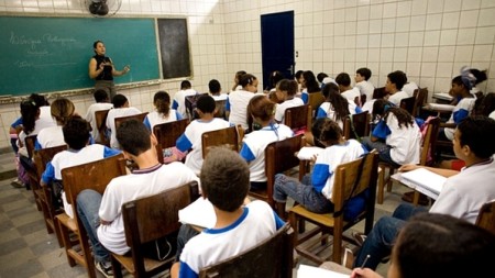 escola-publica-size-598